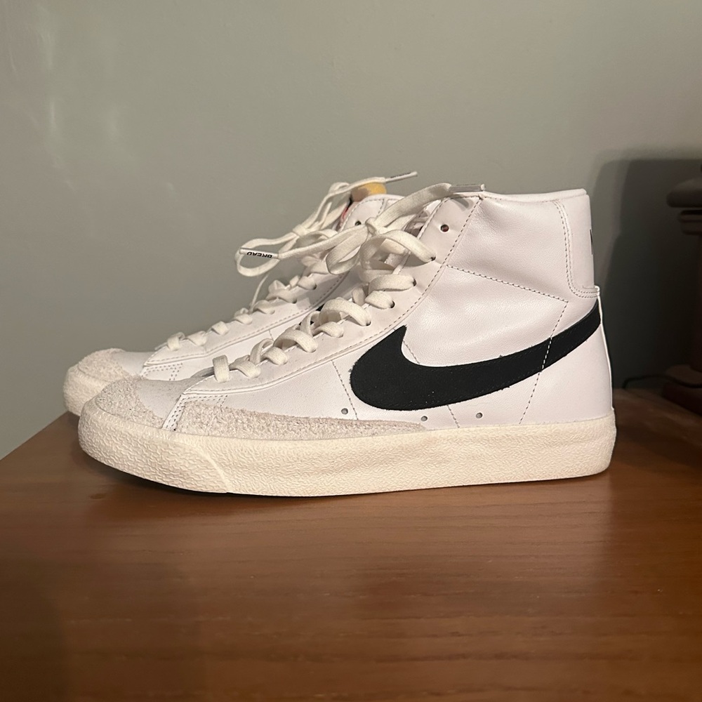 Nike Blazer Mid Sneakers